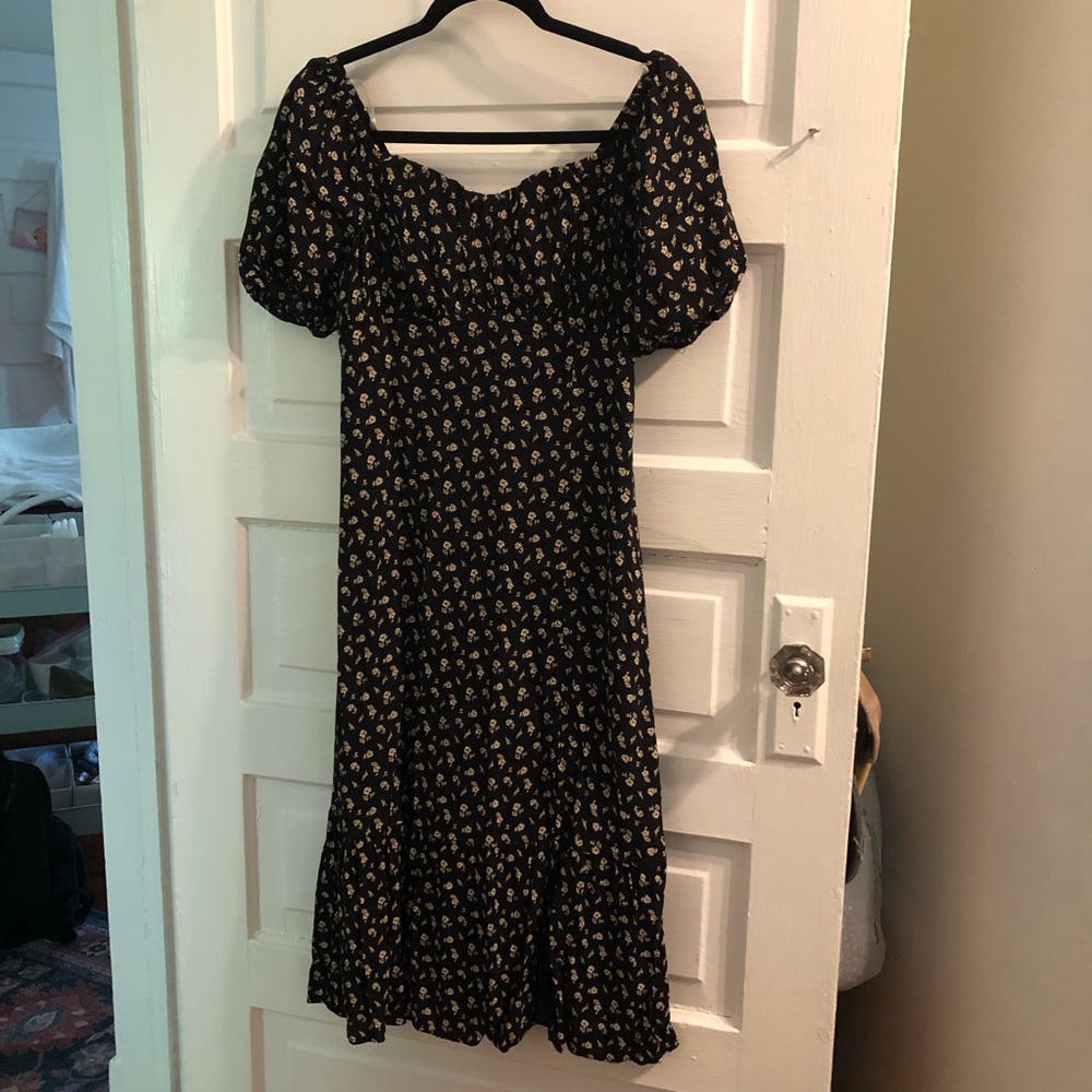 Black Floral Puff-Sleeve Midi Dress